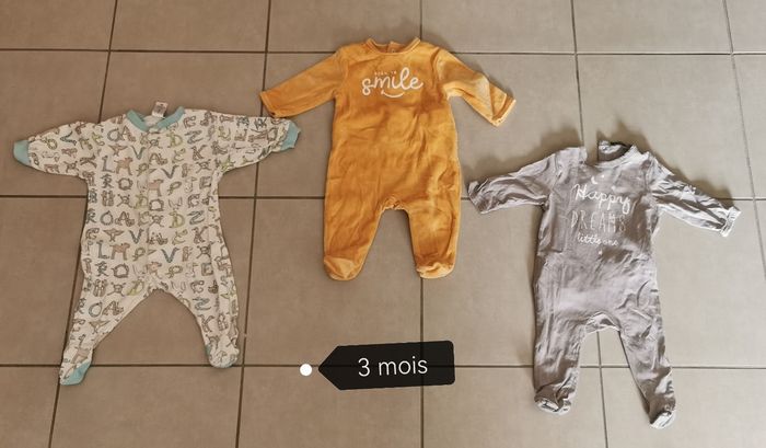 Lot pyjamas 3 mois - photo numéro 2