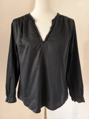 Blouse noire à manches longues taille 40