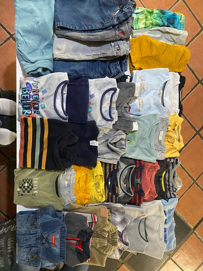 Lot de 38 vêtements garçon taille 5 ans plusieurs marques