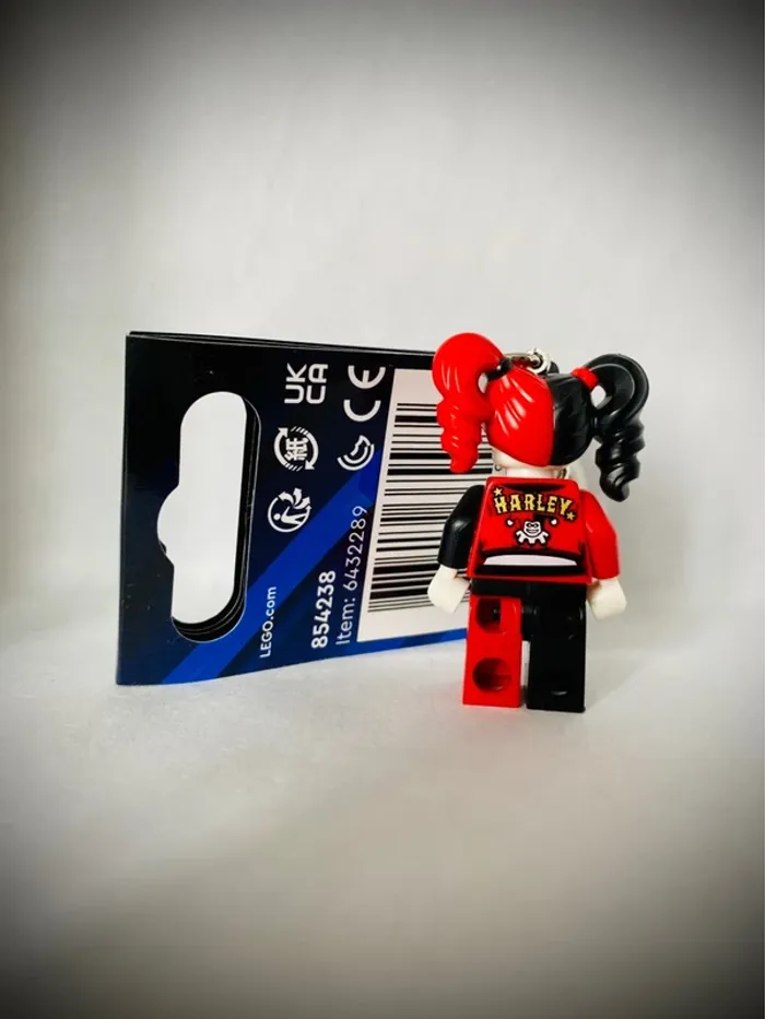 Porte-clés LEGO DC super heroes - Harley Quinn (Réf. 854238) - Très bon état - photo numéro 2