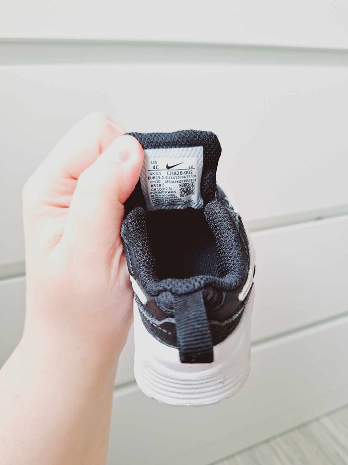 Baskets Taille 19 Nike - photo numéro 3