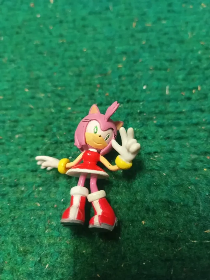 Figurines sonic amy rose