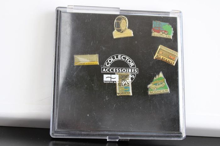 Lot pin's thème accessoires automobiles Renault
