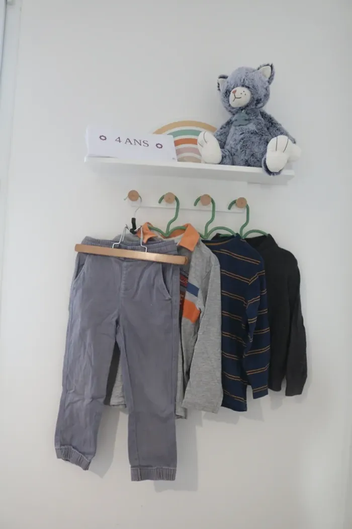Ensemble polo YCC, haut/pantalon Tex et gilet Tissaia 4 ans