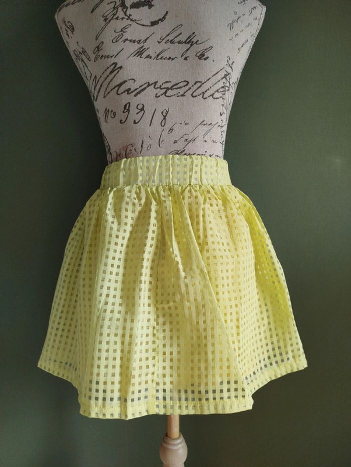 Jupe jaune - photo numéro 2