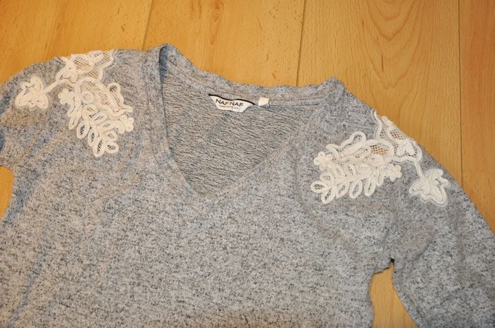 Naf Naf top gris dentelle t.S - photo numéro 3