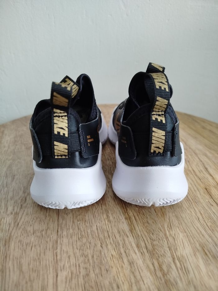 Baskets T 28,5 - photo numéro 7