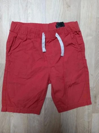 Short à taille élastiquée