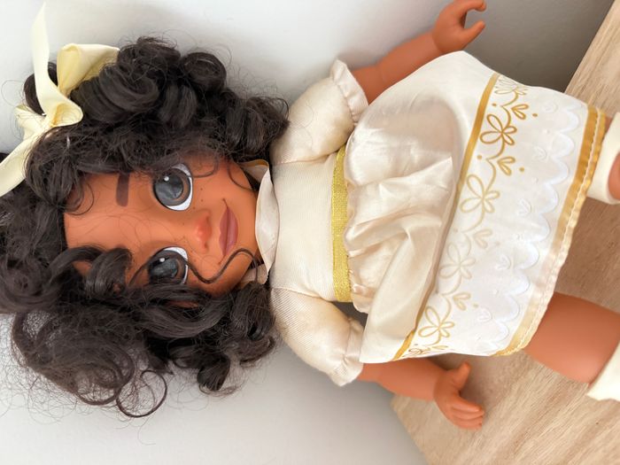 Poupée Disney Encanto Bébé Mirabel Madrigal Robe de cérémonie - photo numéro 2