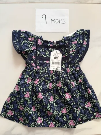 Robe sergent major neuve 9 mois