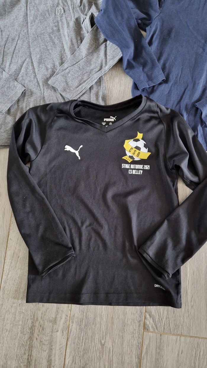Lot 2 sous pulls et 1 tee shirt manches longues, taille 8 ans - photo numéro 2