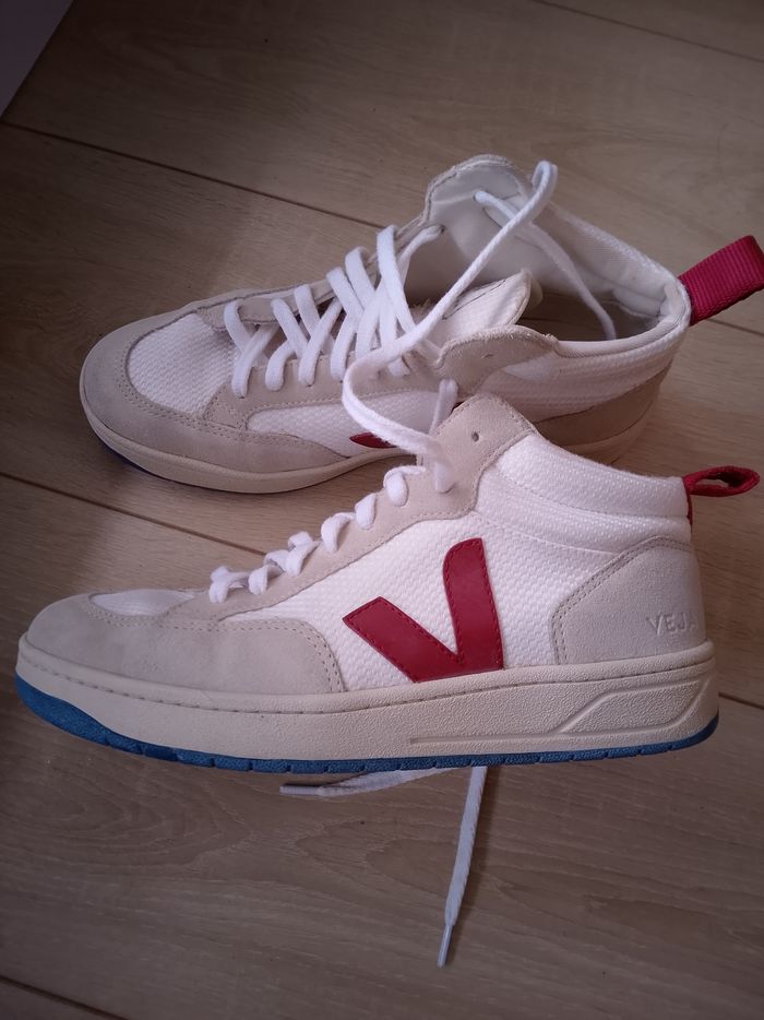 Paire de baskets Veja chic, confortable et en véritable cuir, pointure 38 en très bon état. - photo numéro 6