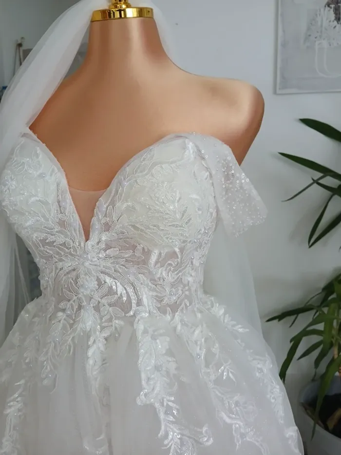 Magnifique Robe de Mariée avec son long Voile Taille L🎉💝 - photo numéro 3