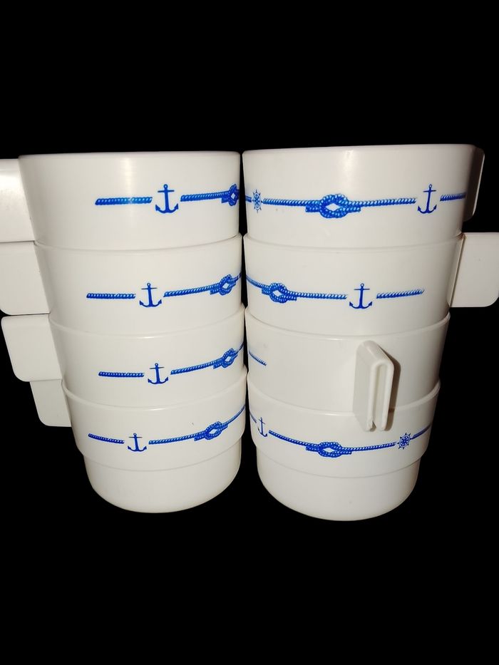 Gobelets plastique vintage