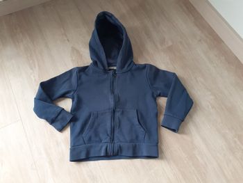 Sweat zippé capuche