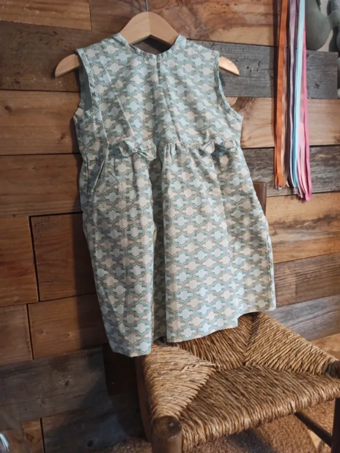 Robe fait main legere 3 ans tbe - photo numéro 3