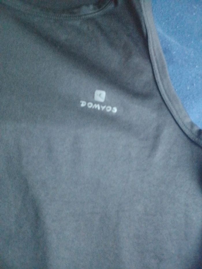 Tee shirt sans manche décathlon taille S - photo numéro 2