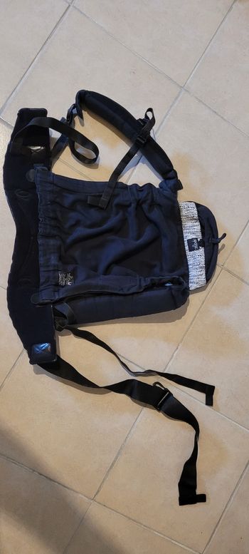 Porte bébé préformé physiologique NEO de Néobulle
