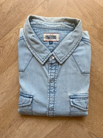Chemise en jean Tommy H