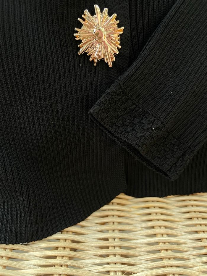 Cardigan noir avec bouton doré - photo numéro 5