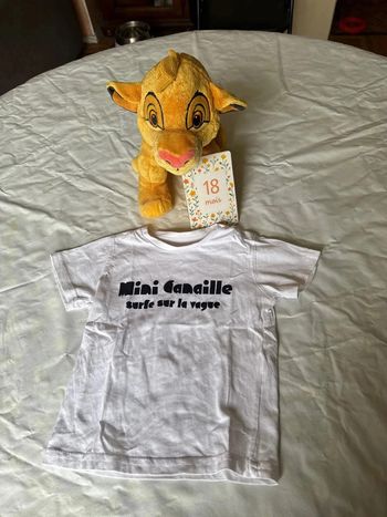 T-shirt à manches courtes.