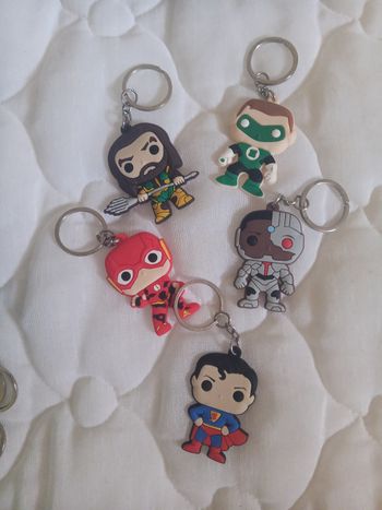 Lot portes clés Avengers neuf