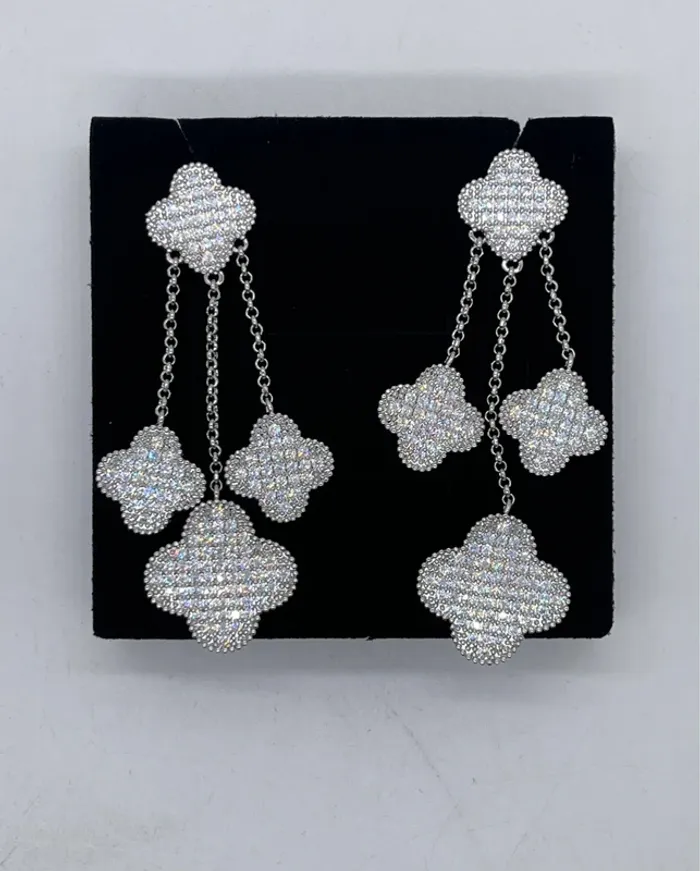 Boucles d’oreilles pendantes scintillantes trèfle à strass - photo numéro 3