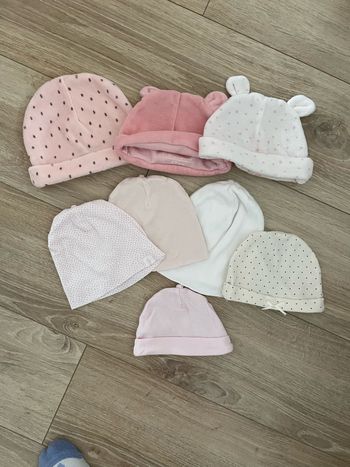 Lot bonnets naissance
