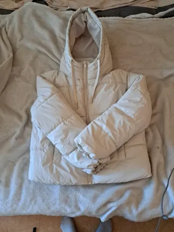 Manteau femme blanc neuf étiquette – taille 36 avec capuche