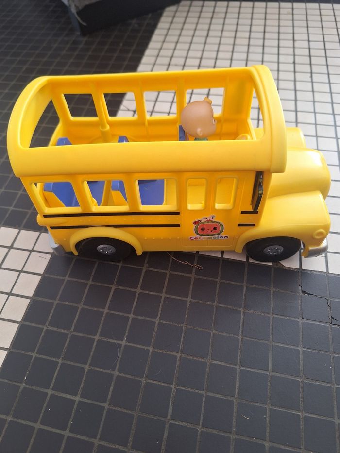Bus cocomelon