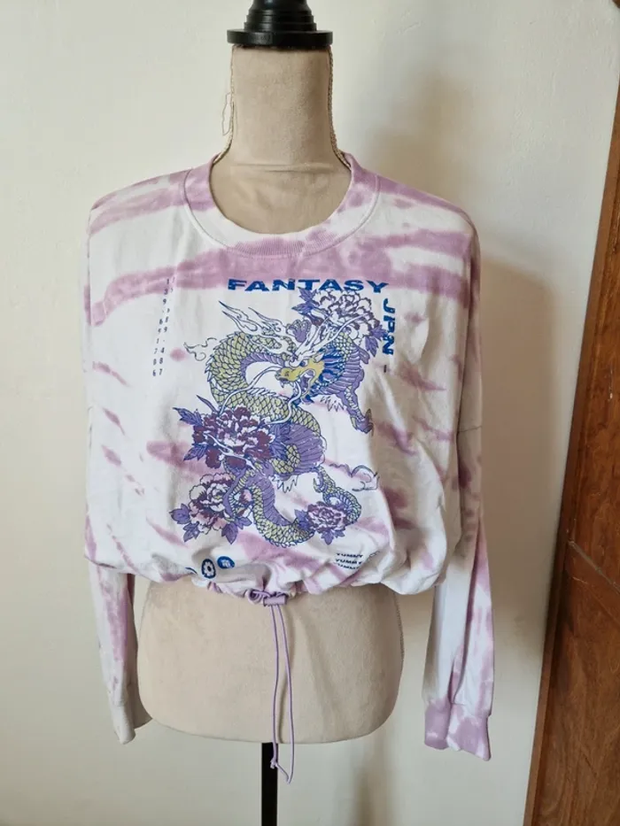 Pull dragon crop top tie dye