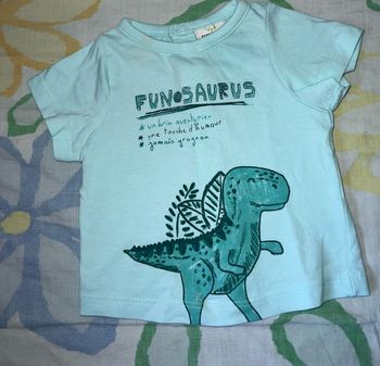 T shirt dino