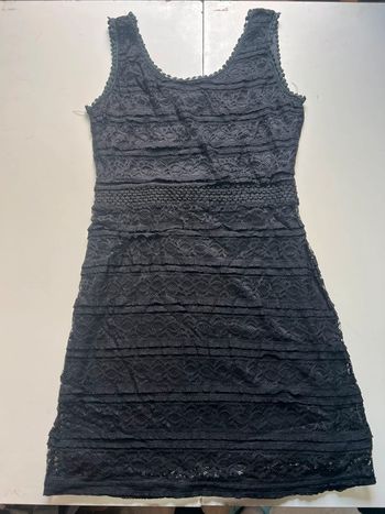 Robe noire - effet dentelle - taille M