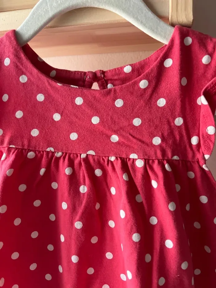 Robe rouge à pois blancs - photo numéro 2