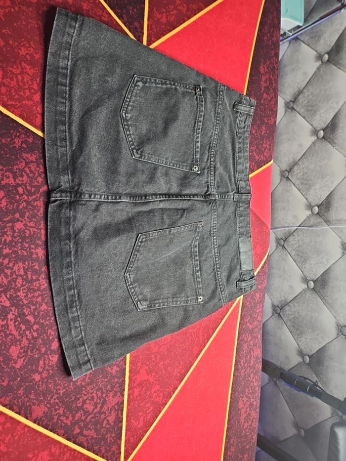 Jupe courte - photo numéro 4