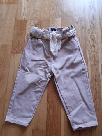 Jean rose pâle taille 18 mois