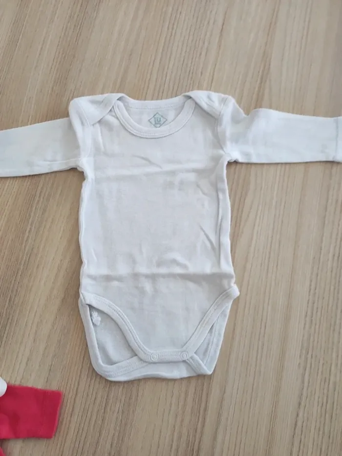 Lot 7 bodies 3 mois - photo numéro 5