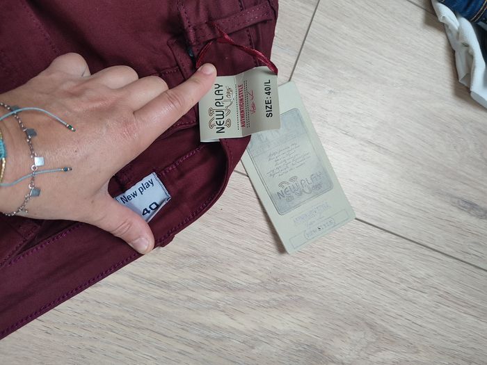 Pantalon bordeau élastique  à trous - photo numéro 4