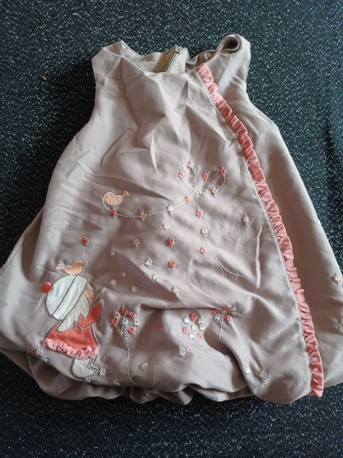 Robe elastic dans le bas