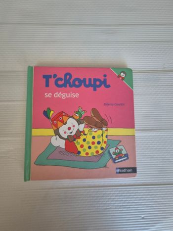 Livre "Tchoupi se déguise " n°9