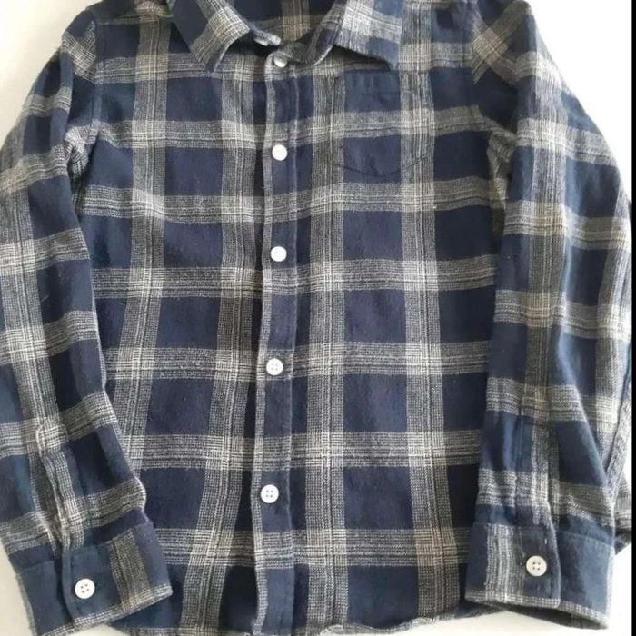 chemise  9/10 ans  parfait  état