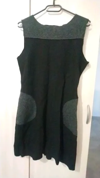 Robe noire et grise, 45% laine