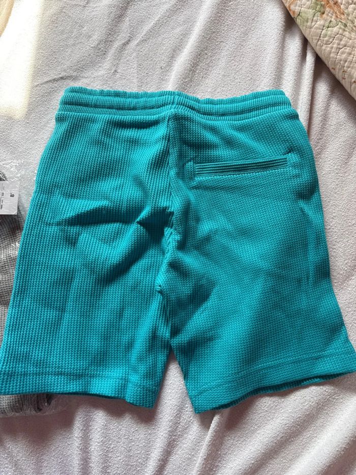Lot de 2 shorts neufs avec étiquette taille 8 ans - photo numéro 5