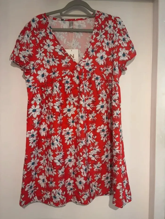Robe rouge fleurie – Noracora – Taille S – Neuve avec étiquette - photo numéro 3