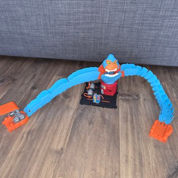 Hot wheels l'attaque du gorille