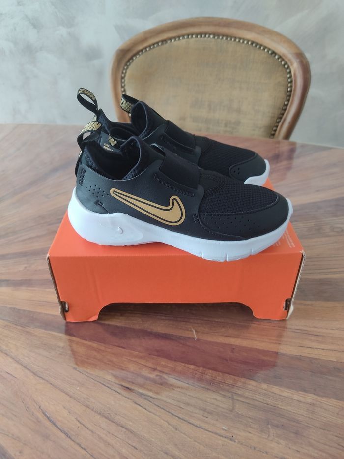 Baskets Nike flex runner T 29.5 - photo numéro 4