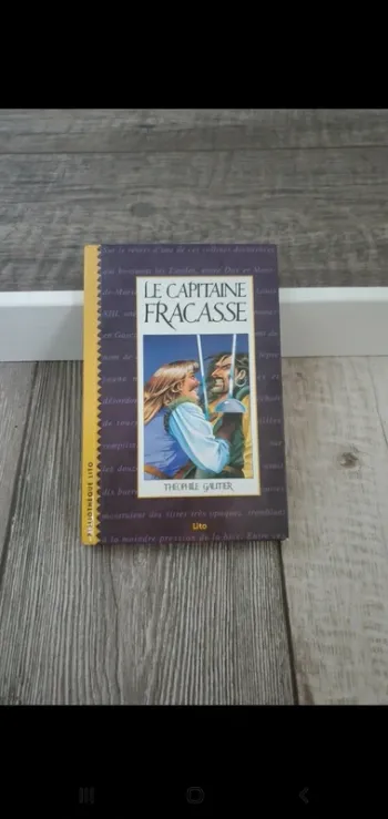 Livre Le capitaine Fracasse - bibliothèque Lito