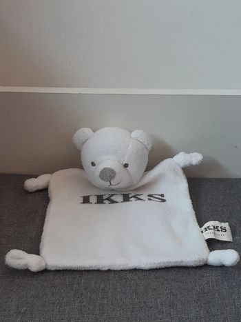 Doudou plat blanc ourson Ikks