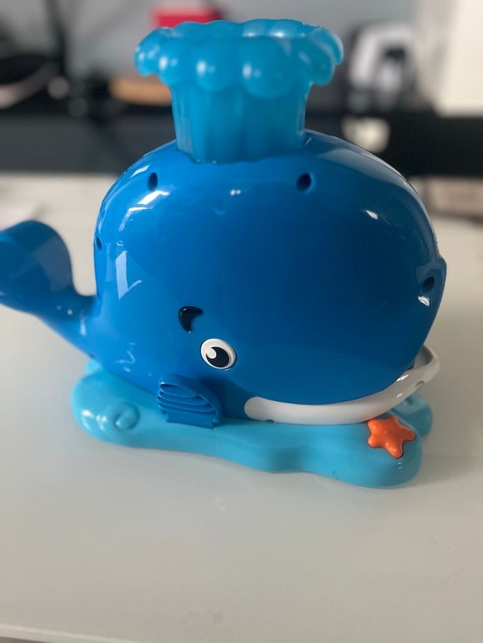 Baleine lanceuse de balles