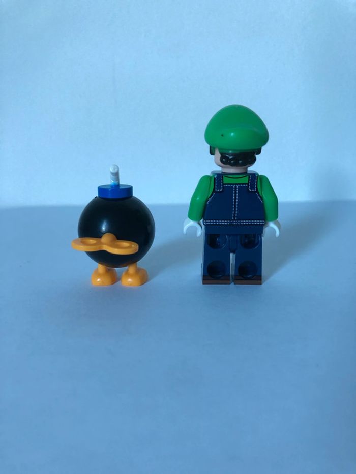 Figurine type lego Luigi et la bombe marcheuse. Super Mario - photo numéro 3